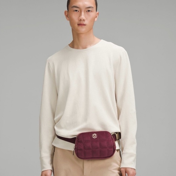 Lululemon Everywhere Belt Bag Quilted Velour Wine Berry Velvet Crossbody Bag NWT - Picture 5 of 9